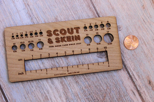 Scout & Skein Knitting Needle Gauge with Ruler