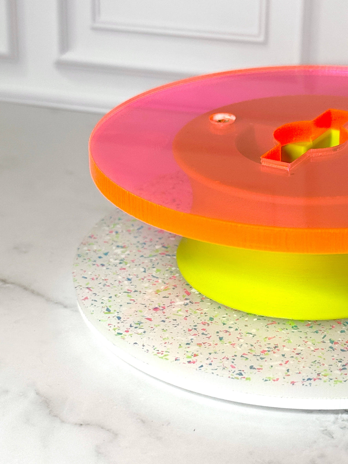 Material Whirl Acrylic
