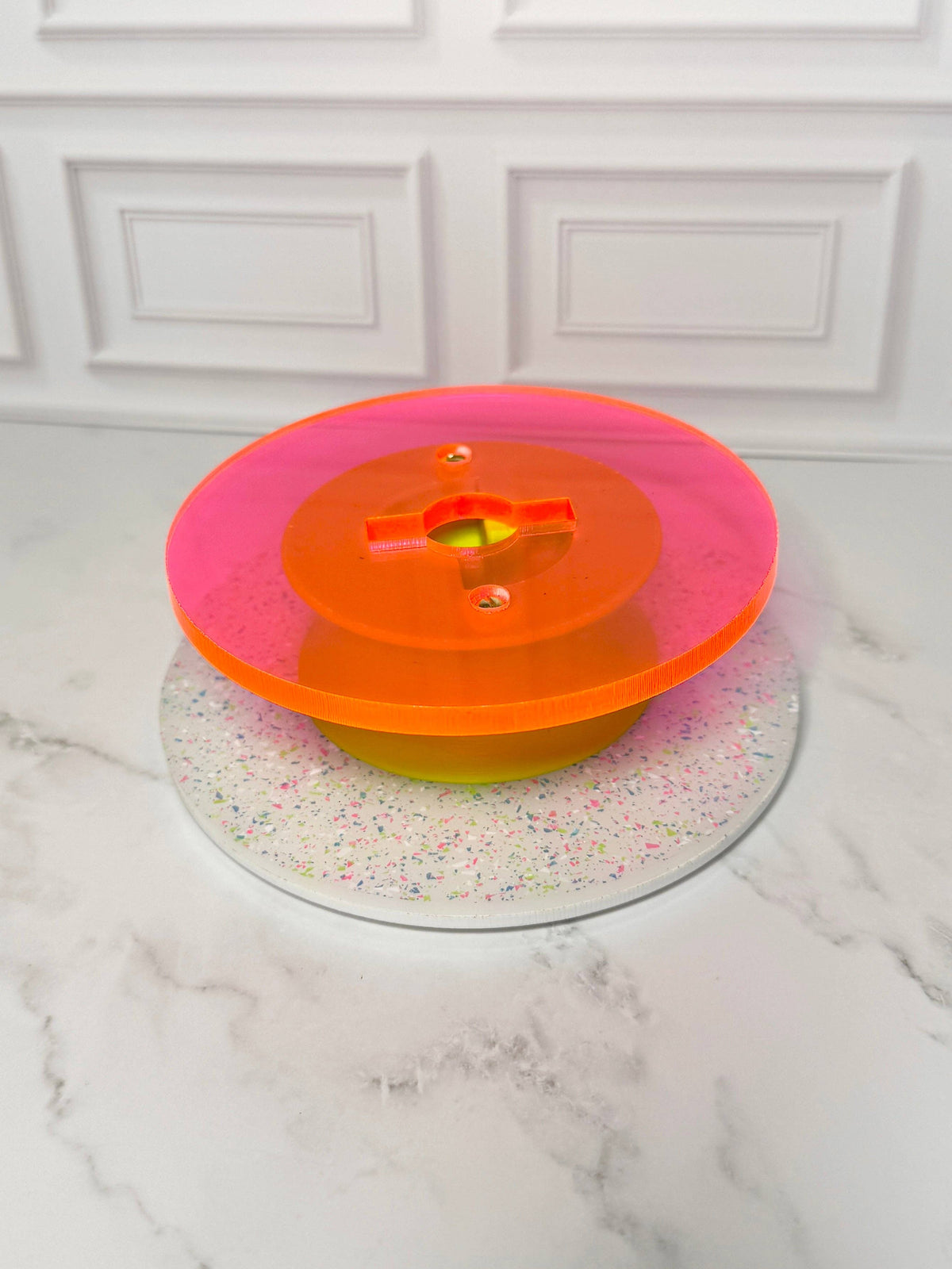 Material Whirl Acrylic